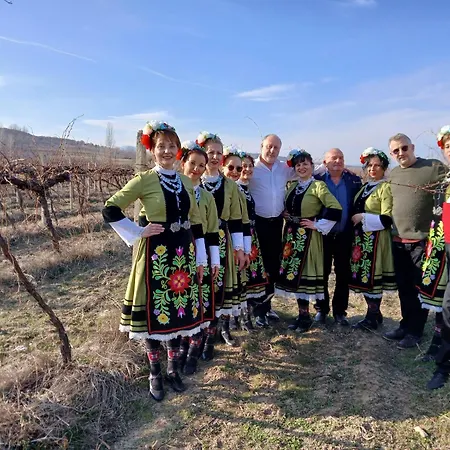 게스트하우스 винарна-славовица Kalugerovo